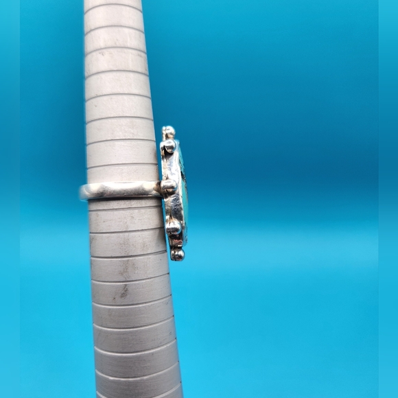 Turquoise and Silver Oval Ring - Picture 4 of 6